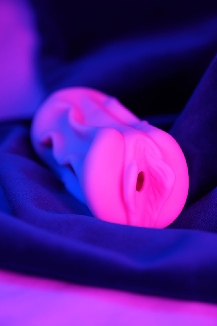 Star Stroker Anna Belle Peaks Pussy Stroker